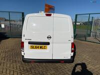 NISSAN NV200