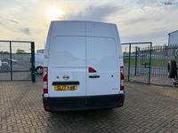 NISSAN NV400